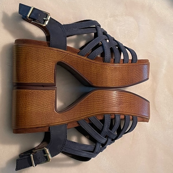 House of Harlow 1960 Platform Sandals. They go with everything! Like new! - Picture 8 of 10